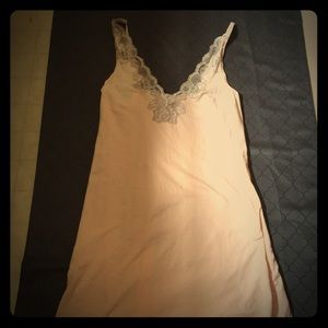 Bali Studio Medium chemise worn once and necklace